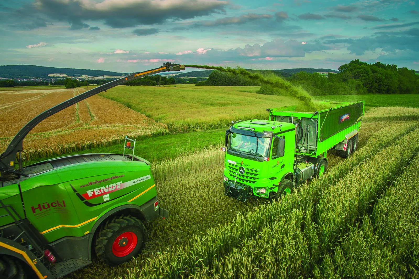 camion-porte-outils-benne