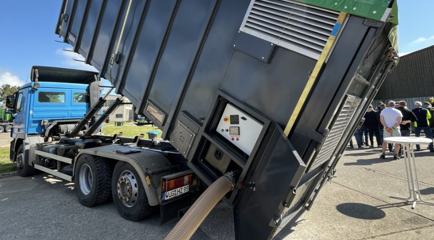 Benne soufflante Heizomat : l&rsquo;innovation pour la livraison de plaquettes et pellets